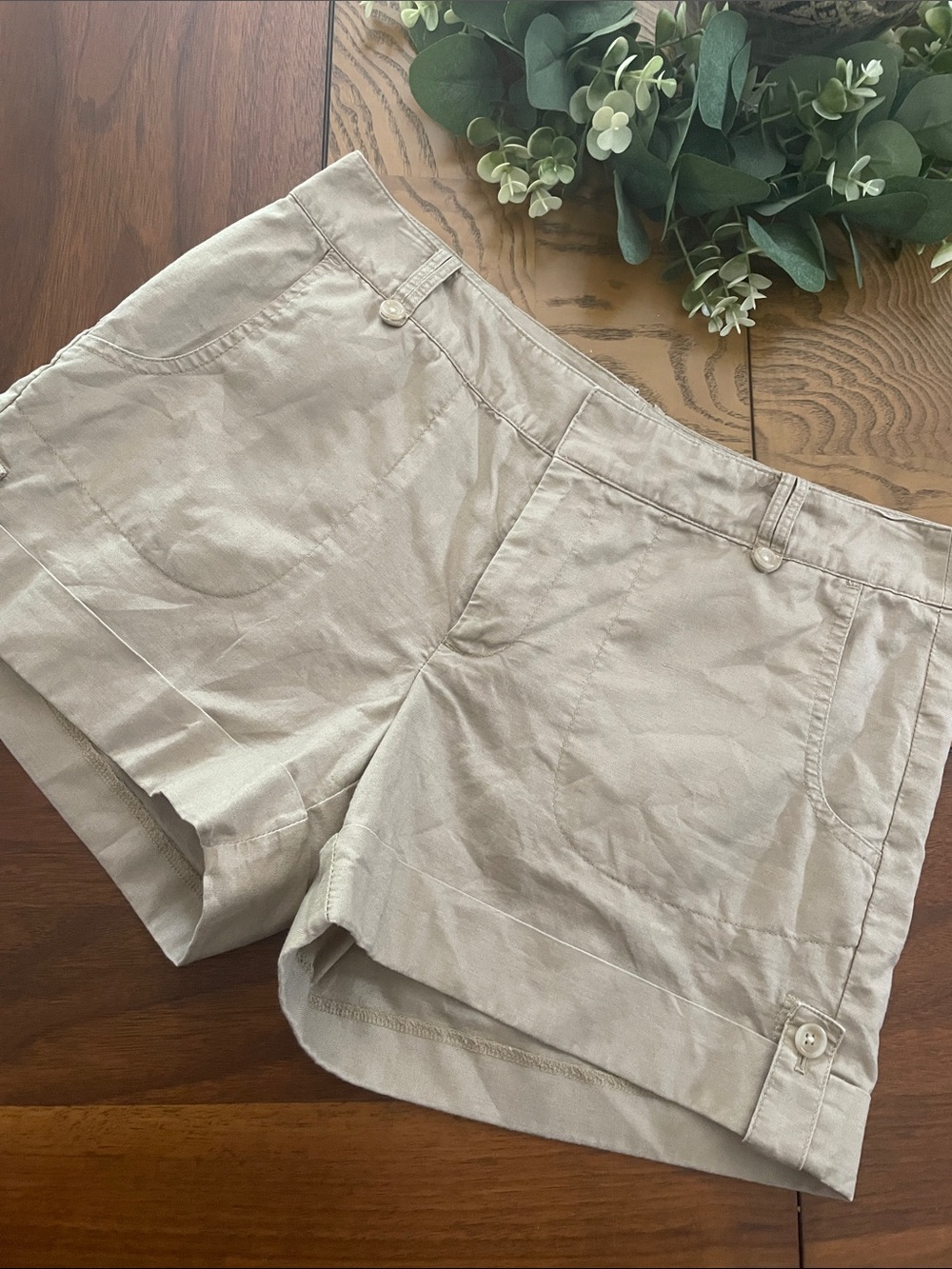 Banana Republic Light Tan Shorts N36